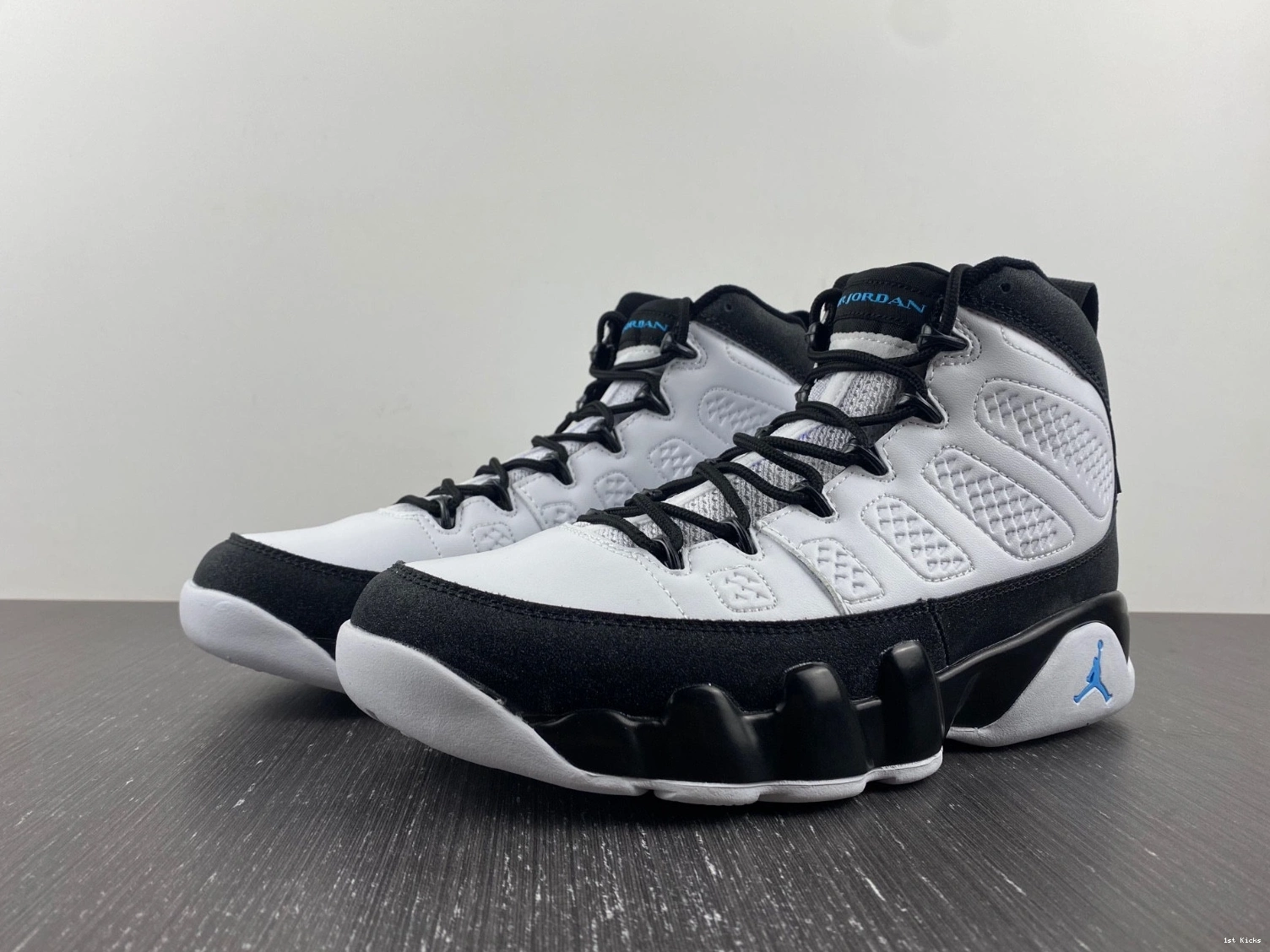 Blue University CT8019-140 Retro Jordan - 9 0912